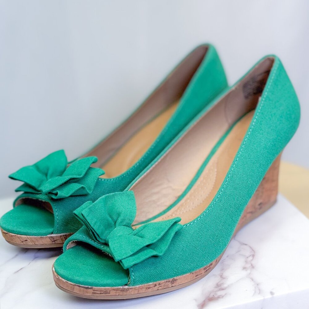 Women's DexFlex Comfort Heels Green Peep Toe with Bow Accent Cork Wedge